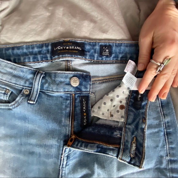 Lucky Brand Cropped Bootcut Jeans Size 6 - Picture 3 of 10